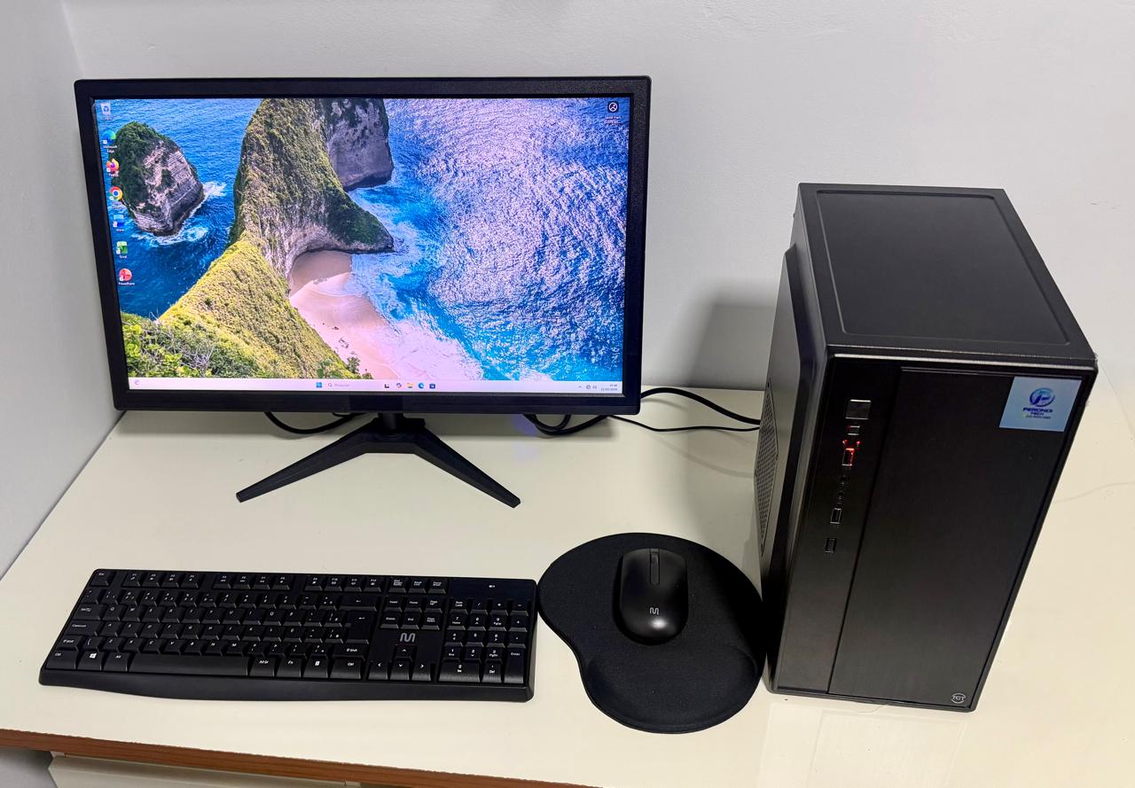 Computador desktop empresarial montado pela Perondi Tech